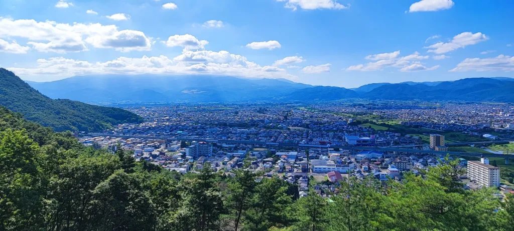 ⛰️ 시노부 산(시노부야마) 이미지 1